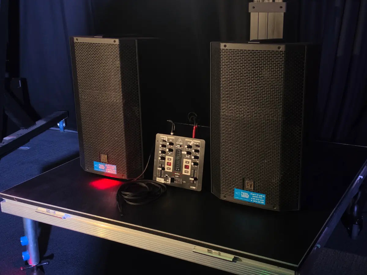 DIY-DJ Speaker Party Package, speaker and DJ mixer close-up